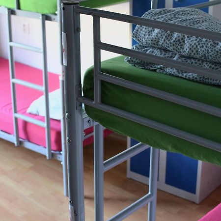 Urban Elephants Hostel ブラチスラヴァ エクステリア 写真