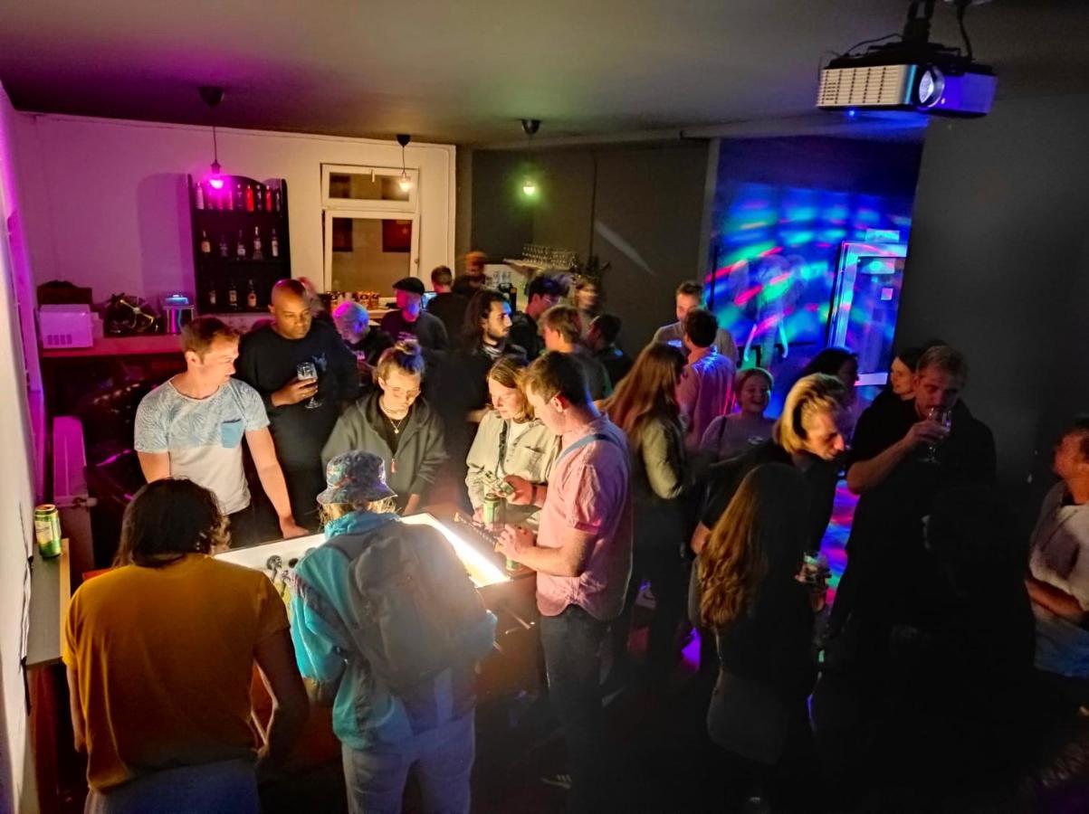 Urban Elephants Hostel ブラチスラヴァ エクステリア 写真