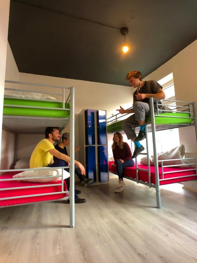 Urban Elephants Hostel ブラチスラヴァ エクステリア 写真